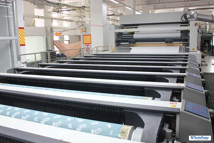Digital textile printing on high quality fabric